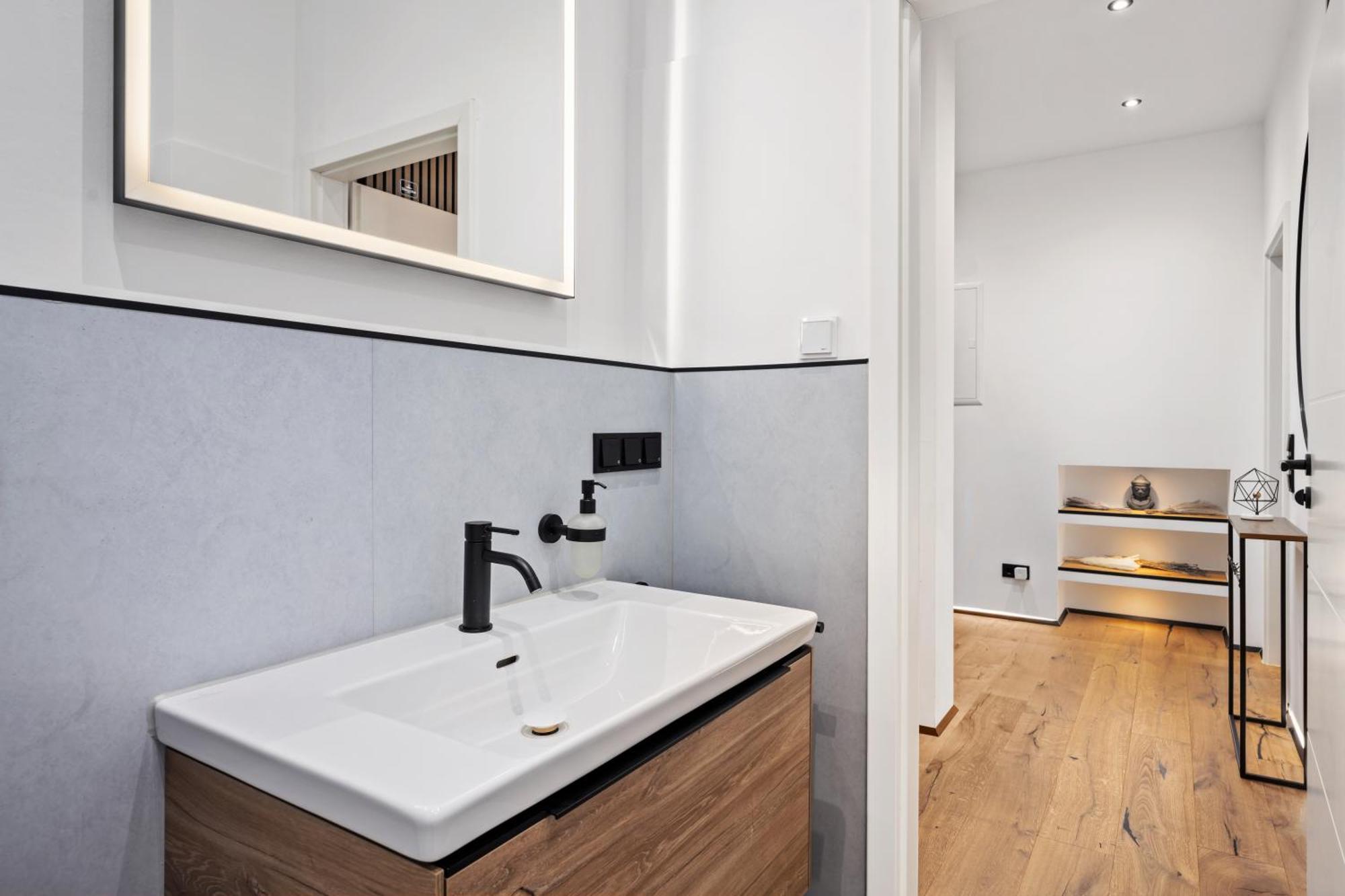 Edler Wohnraum Luxurioeses Stadtstudio Mit Balkon, Kaffeevollautomat & Klima Цвиккау Экстерьер фото